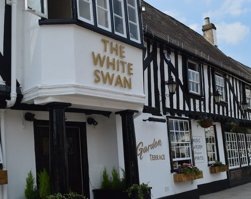 Exterior photo of The White Swan Hoddesdon, the perfect spot for watching UEFA Euro 2024 with an outdoor screen in our spacious beer garden